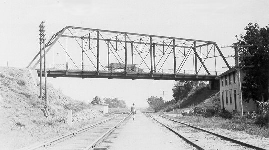 FAP137 Luther Overhead Bridge